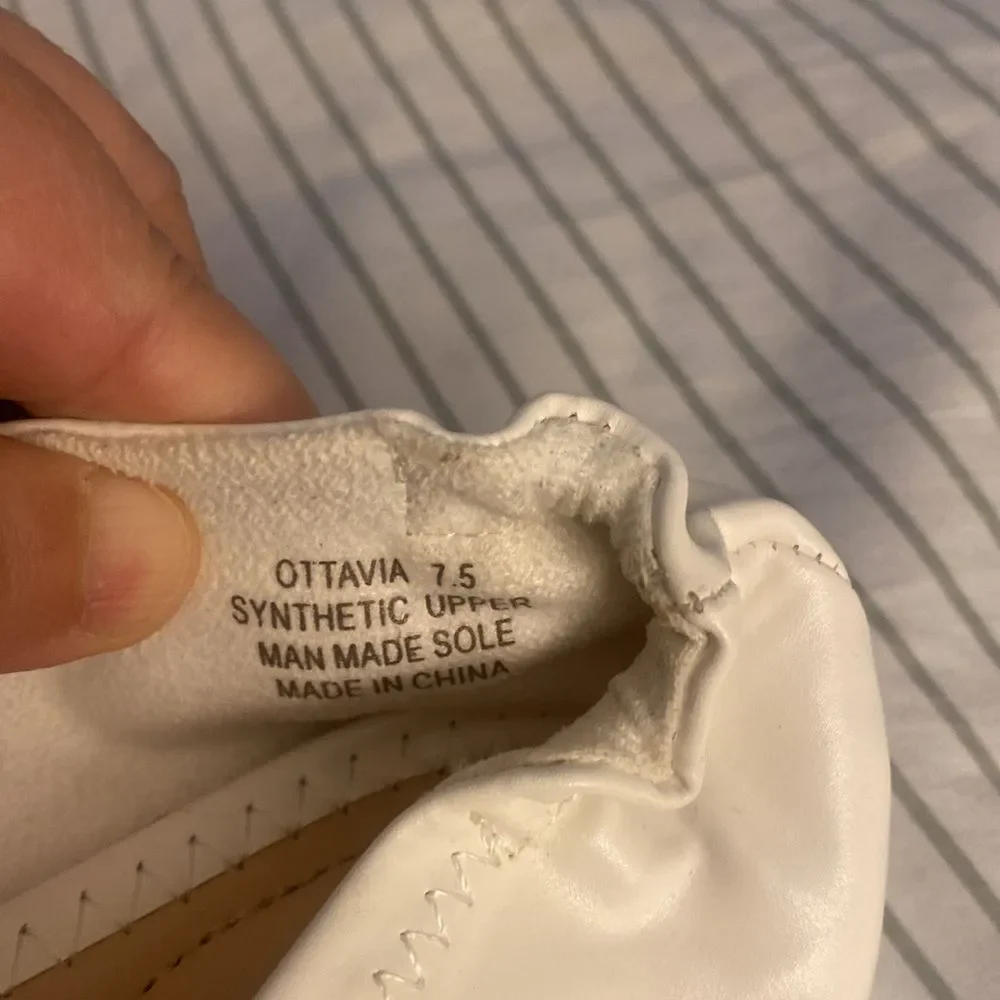 COPY - Tahari Women's White Ballet Flats - Picture 7 of 7